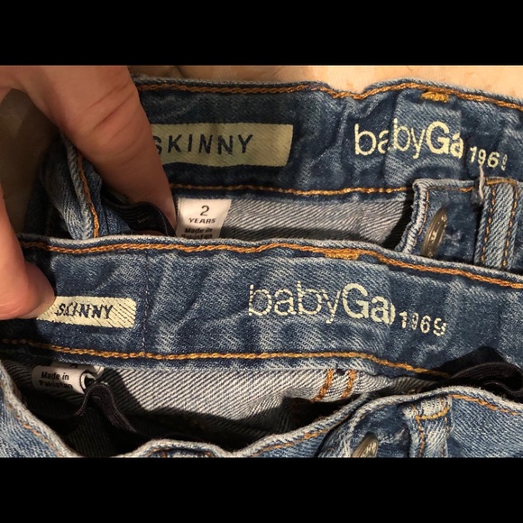 **SOLD** GAP Toddler Skinny Jeans - Picture 2 of 3